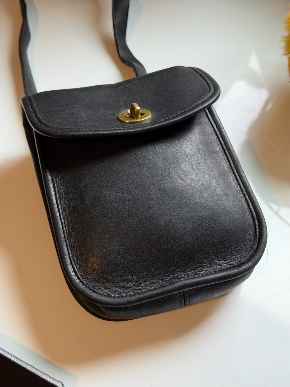 Vintage 1995 Coach Small Sidepack in Black Leather - Made in the USA - Picture 7 of 15